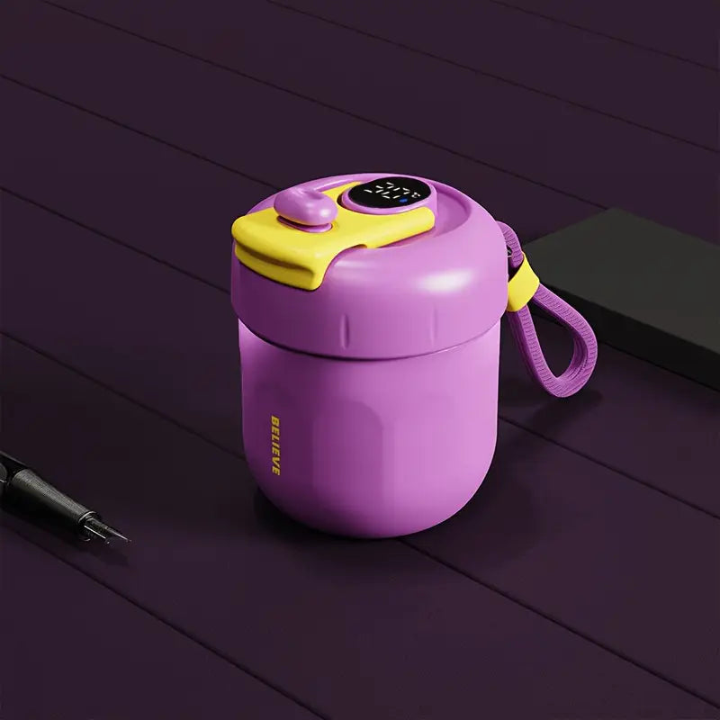 Termo digital de 320 ml en color lila con tapa amarilla y pantalla LED táctil.