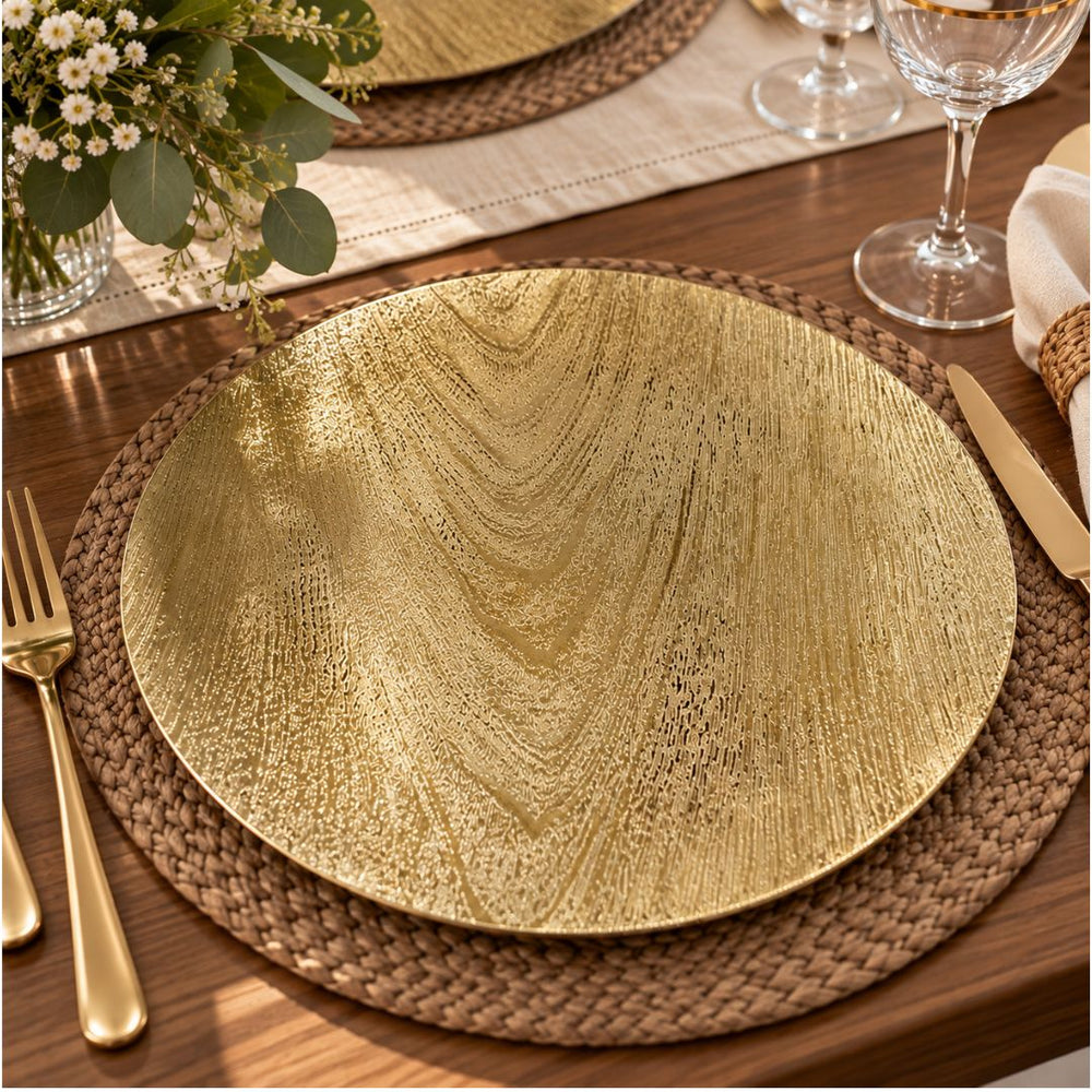 Plato base dorado con textura de corteza y acabado brillante
Slug:
