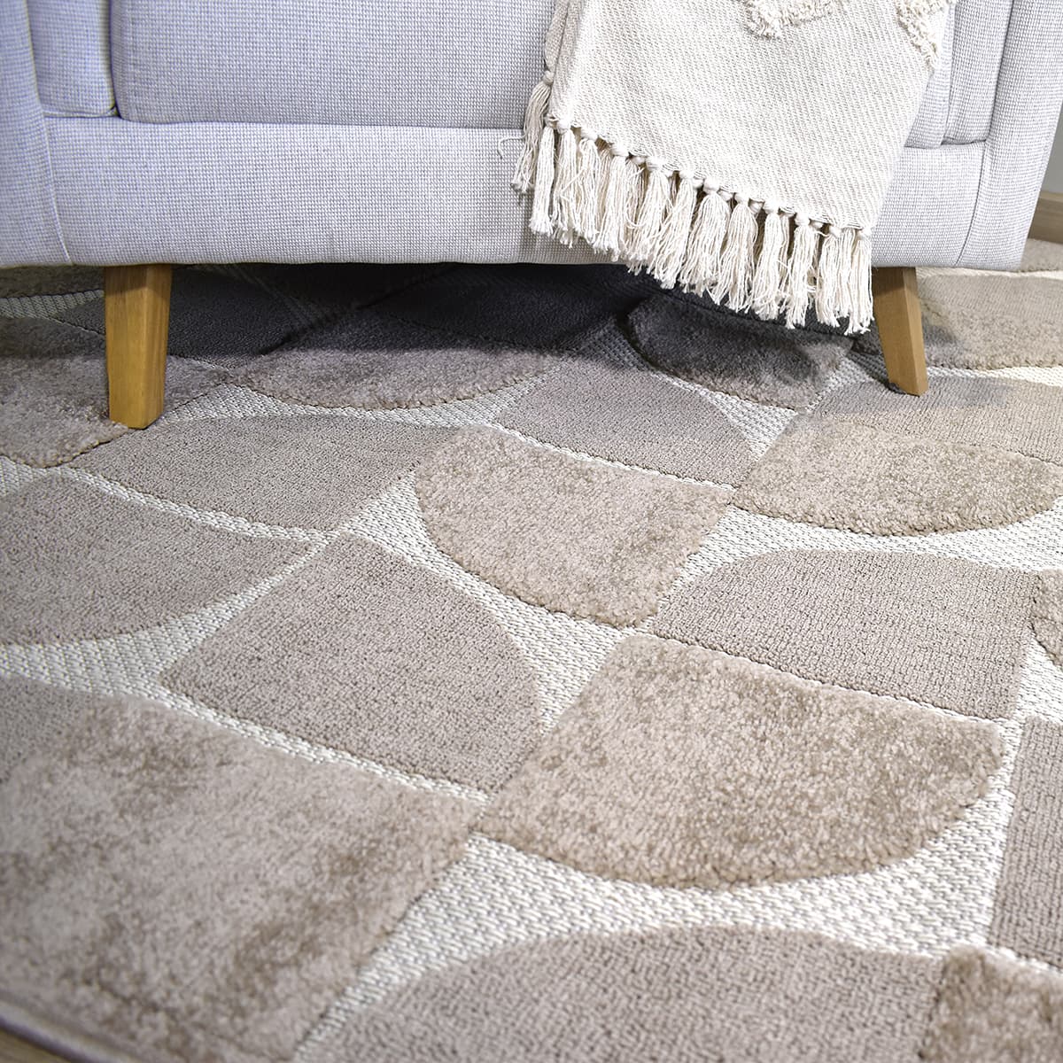 Alfombra rectangular con flecos beige