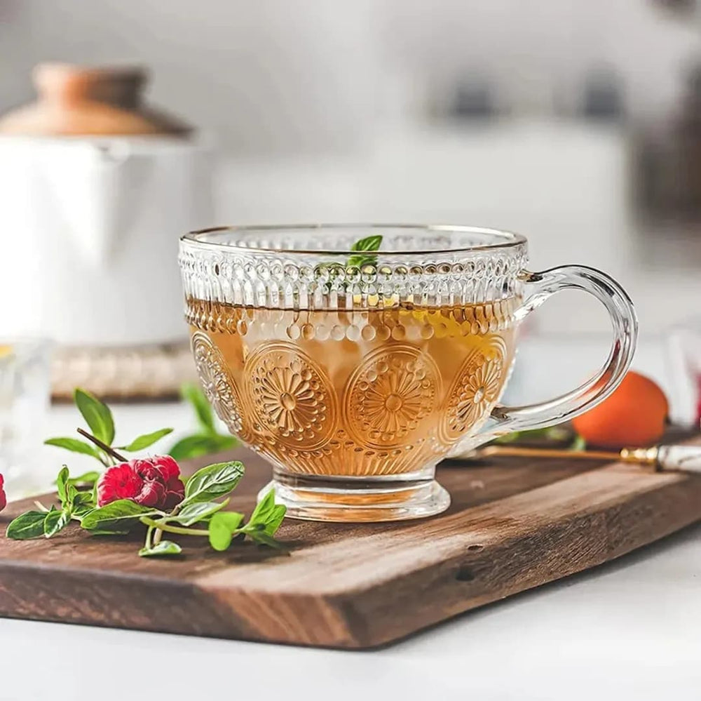 Taza de vidrio vintage 440 ml con relieve decorativo y asa transparente