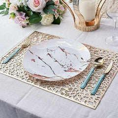 Individual decorativo en PVC dorado calado con hojas y borde