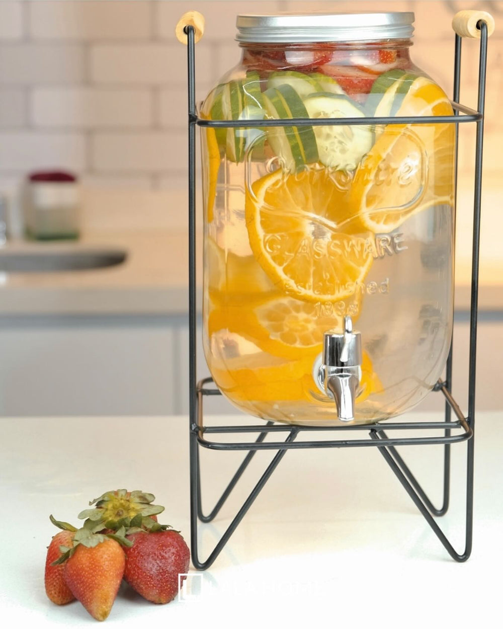 Dispensador De Líquidos 4lt En Vidrio Con Base MetálicaDispensador De Líquidos 4lt En Vidrio Con Base Metálica