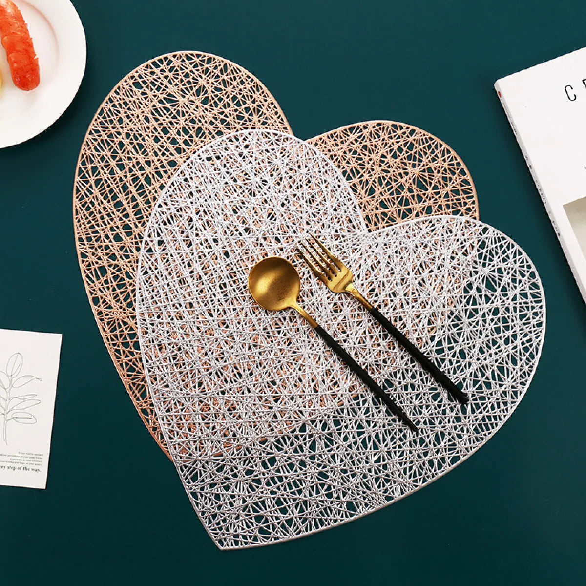 Individual en forma de corazón 38 cm en PVC calado