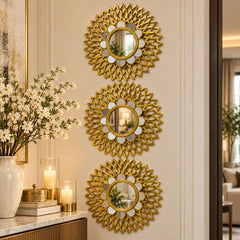 Set de 3 espejos decorativos dorados con diseño de flor, sol y puntas geométricas para pared