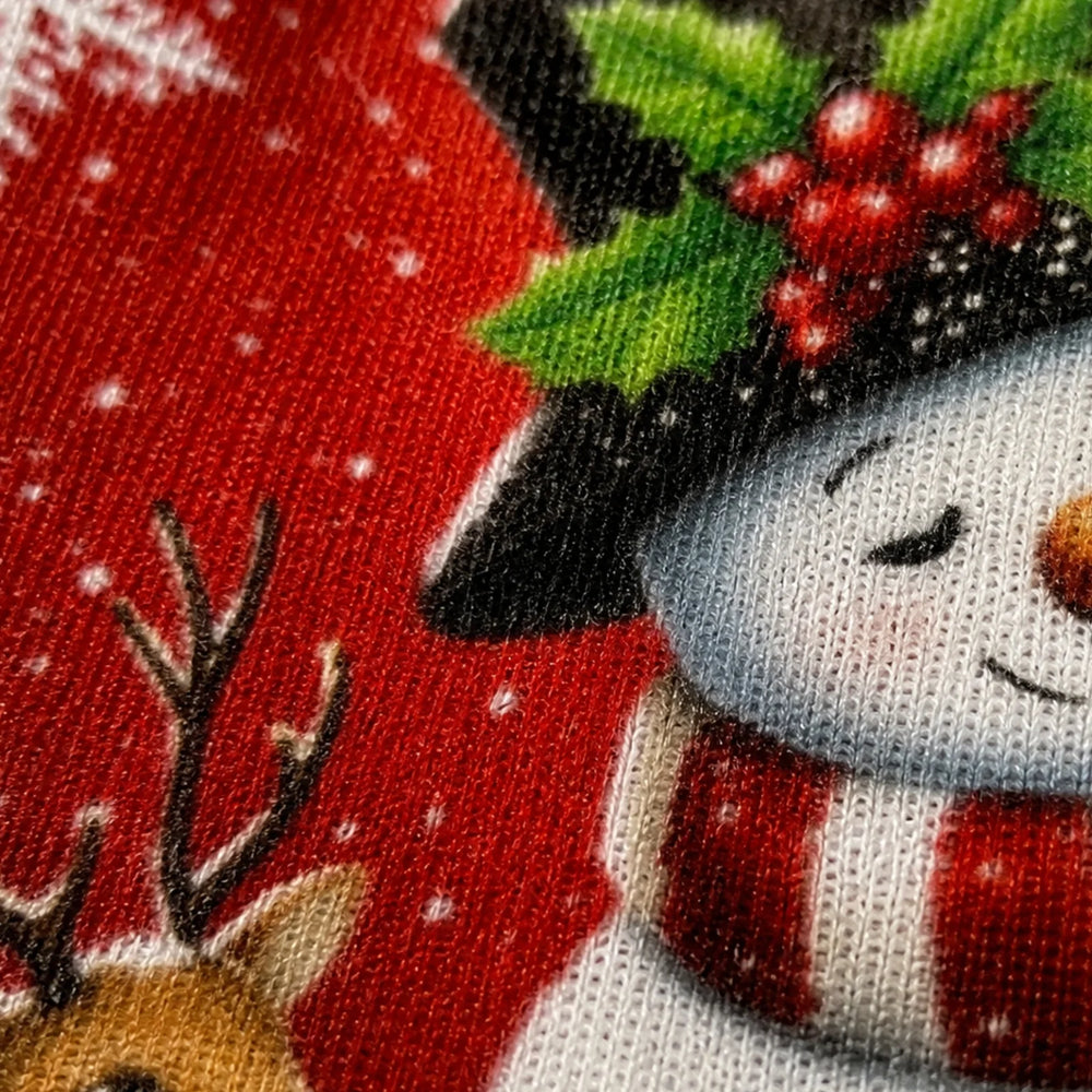 Tapete de Navidad con árboles decorados y regalos