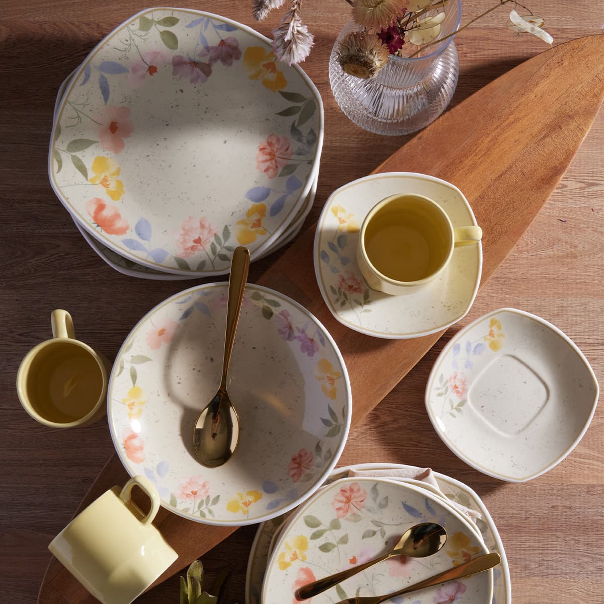 Set de vajilla Alisa 4 puestos estampado de flores