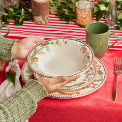 Platos y mugs decorados navideños de la vajilla Dulce Navidad