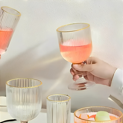 Copa De Vidrio 280ml Con Líneas Verticales y Borde Dorado