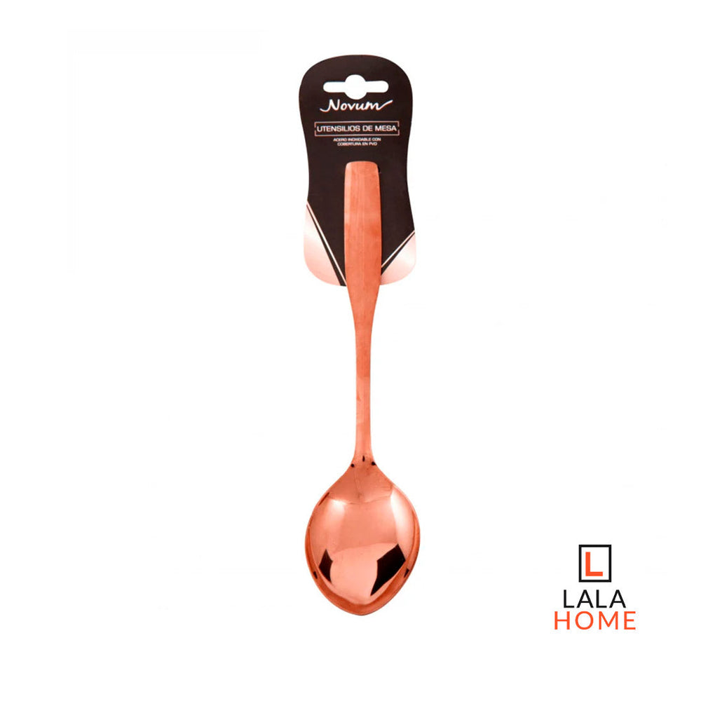 Cuchara hostess en acero inoxidable color oro rosa marca Novum, presentada en empaque.